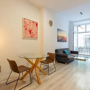 urbe10-plaza-de-la-constucion-premium-loft.1costadelsol.com/